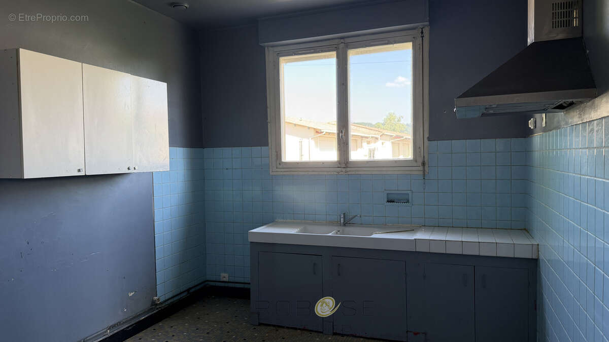 Maison de plain pied de type F3 avec jardin et garage . - photo 10