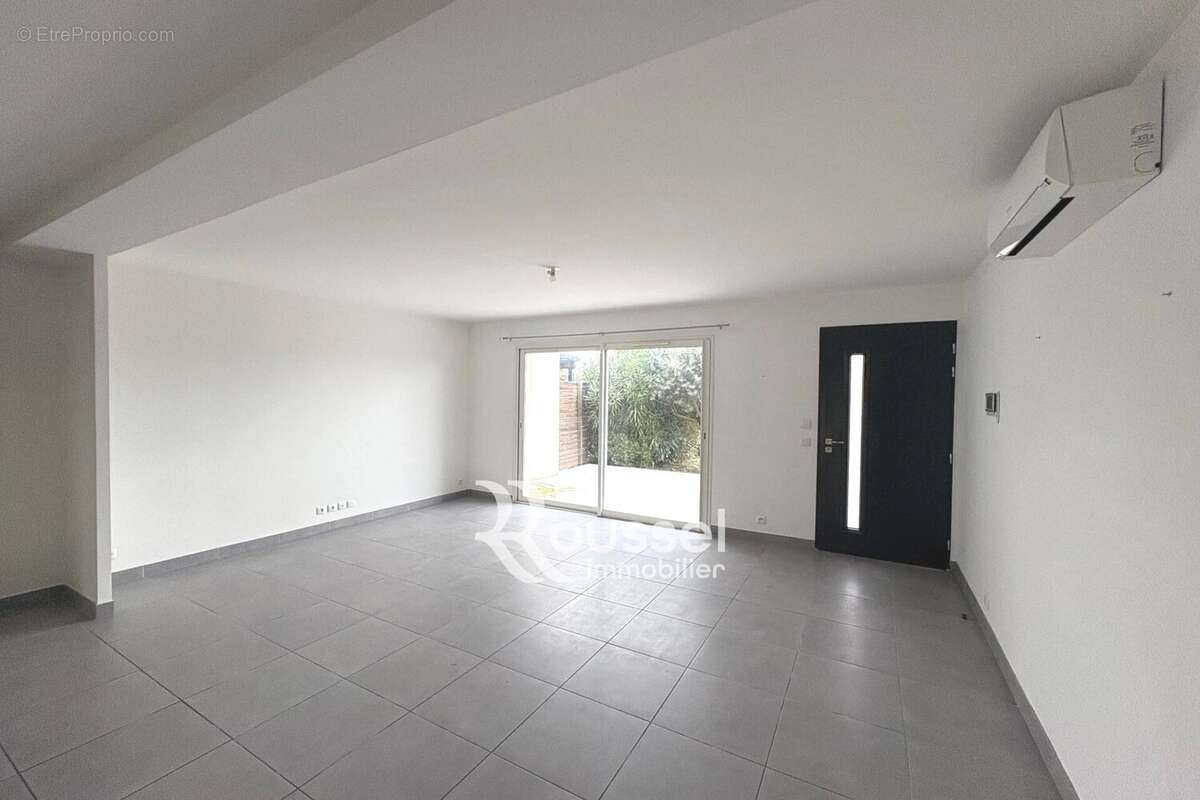 Maison à COURNONTERRAL