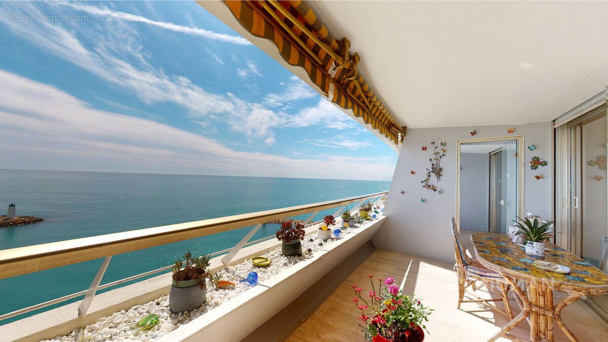 Appartement à VILLENEUVE-LOUBET