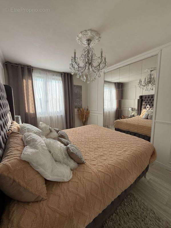 Appartement à PIERRE-BENITE