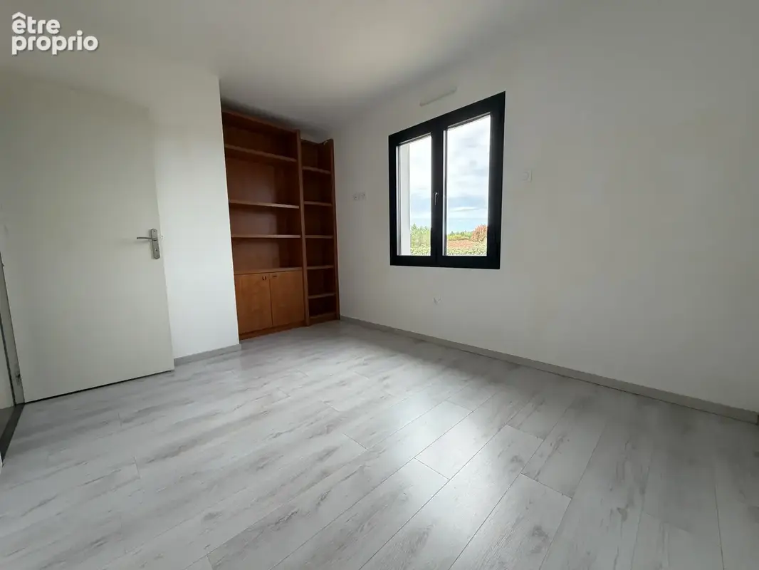 Maison de plain-pied récente avec jardin clos - photo 5