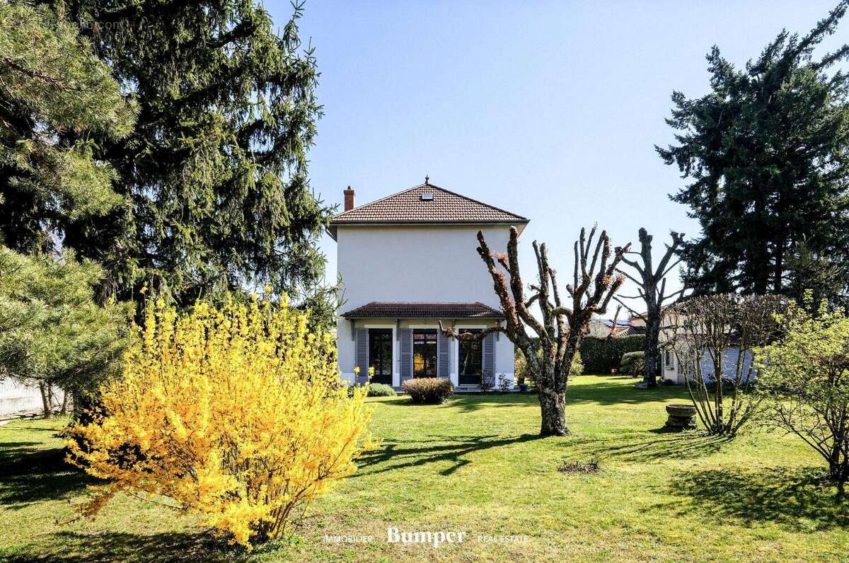 Maison à SAINT-BONNET-DE-MURE