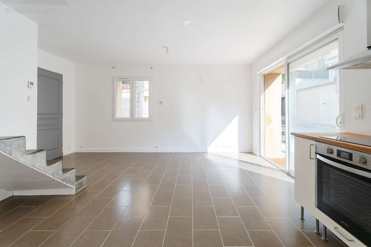 Appartement à PUGET-VILLE