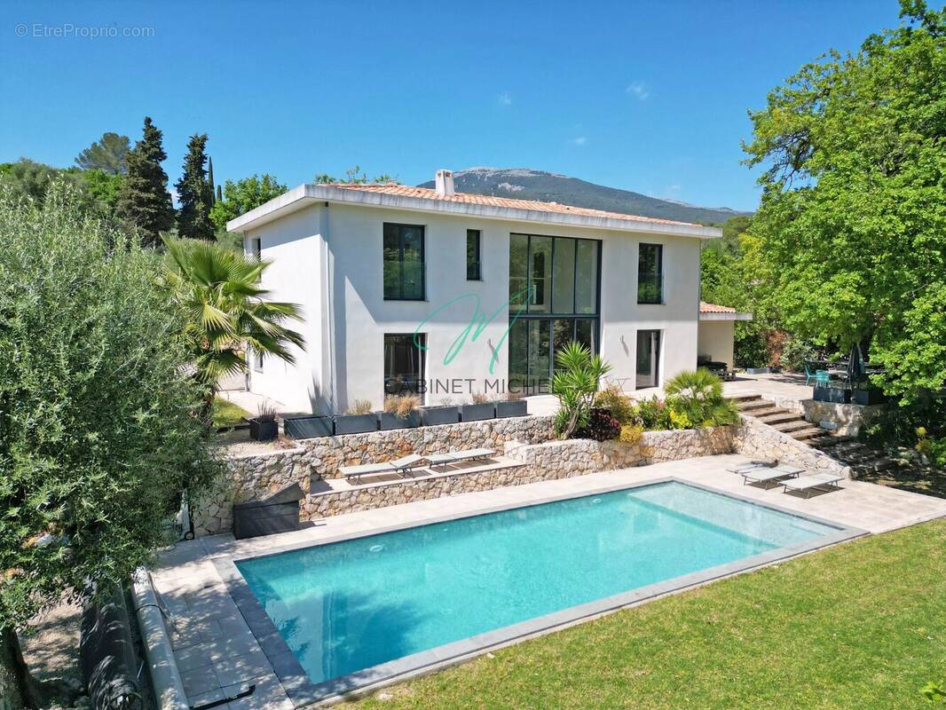 Maison à ROQUEFORT-LES-PINS