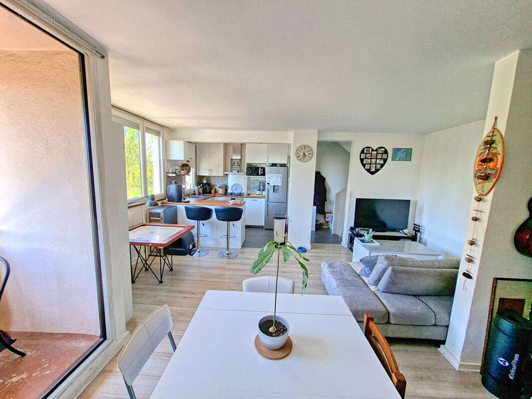Appartement à FRESNES