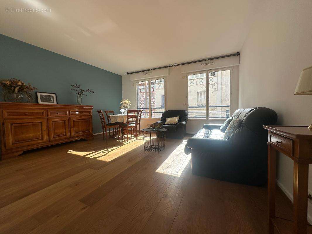 Appartement à PARIS-20E