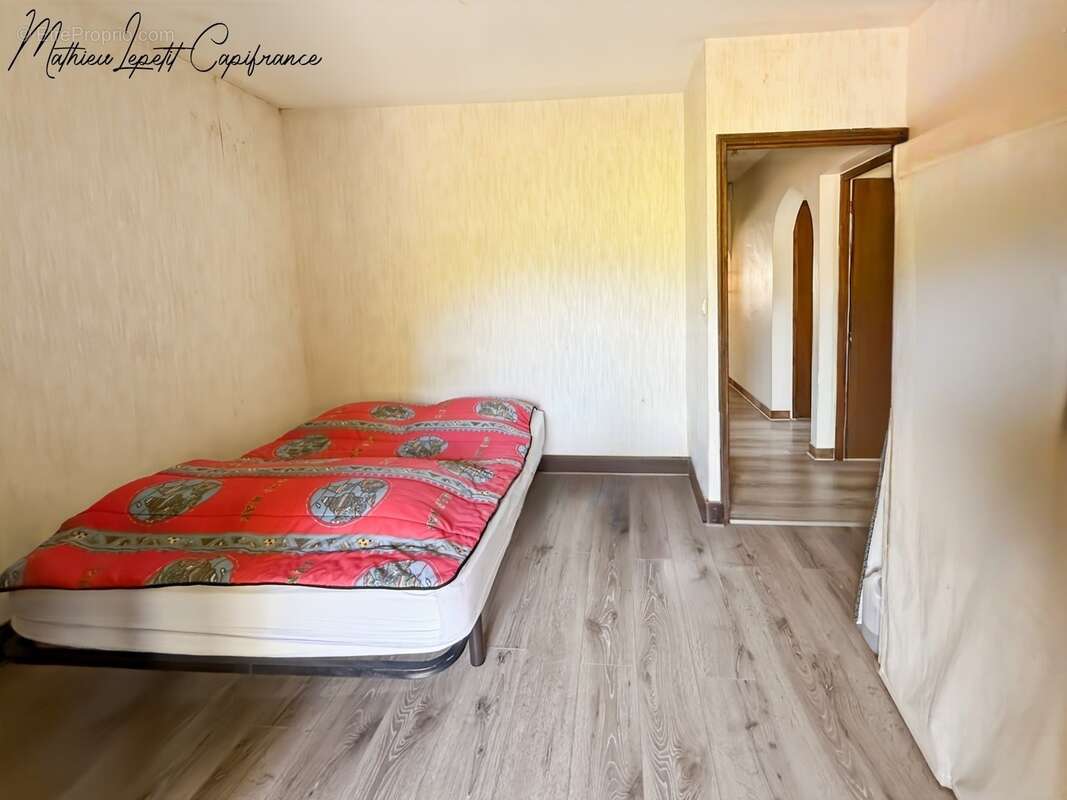 A vendre Maison en pierre de caractère de 240 m², pigeonnier, ancien séchoir à tabac et terrain clos de 2 065 m² – Lalinde 24150 - photo 15