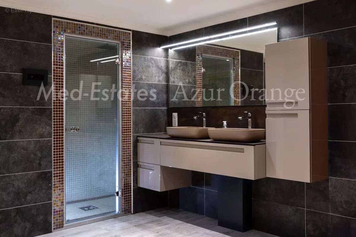 Appartement à GRIMAUD