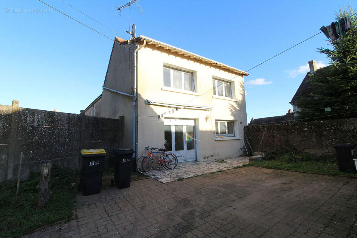 Maison à VILLEBAROU