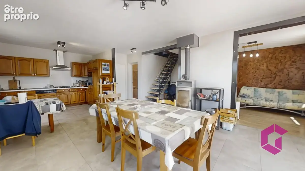 Maison de 147m2 sur sous sol, dépendance et 1900m2 de terrain - photo 6