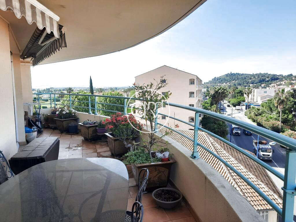Appartement à HYERES