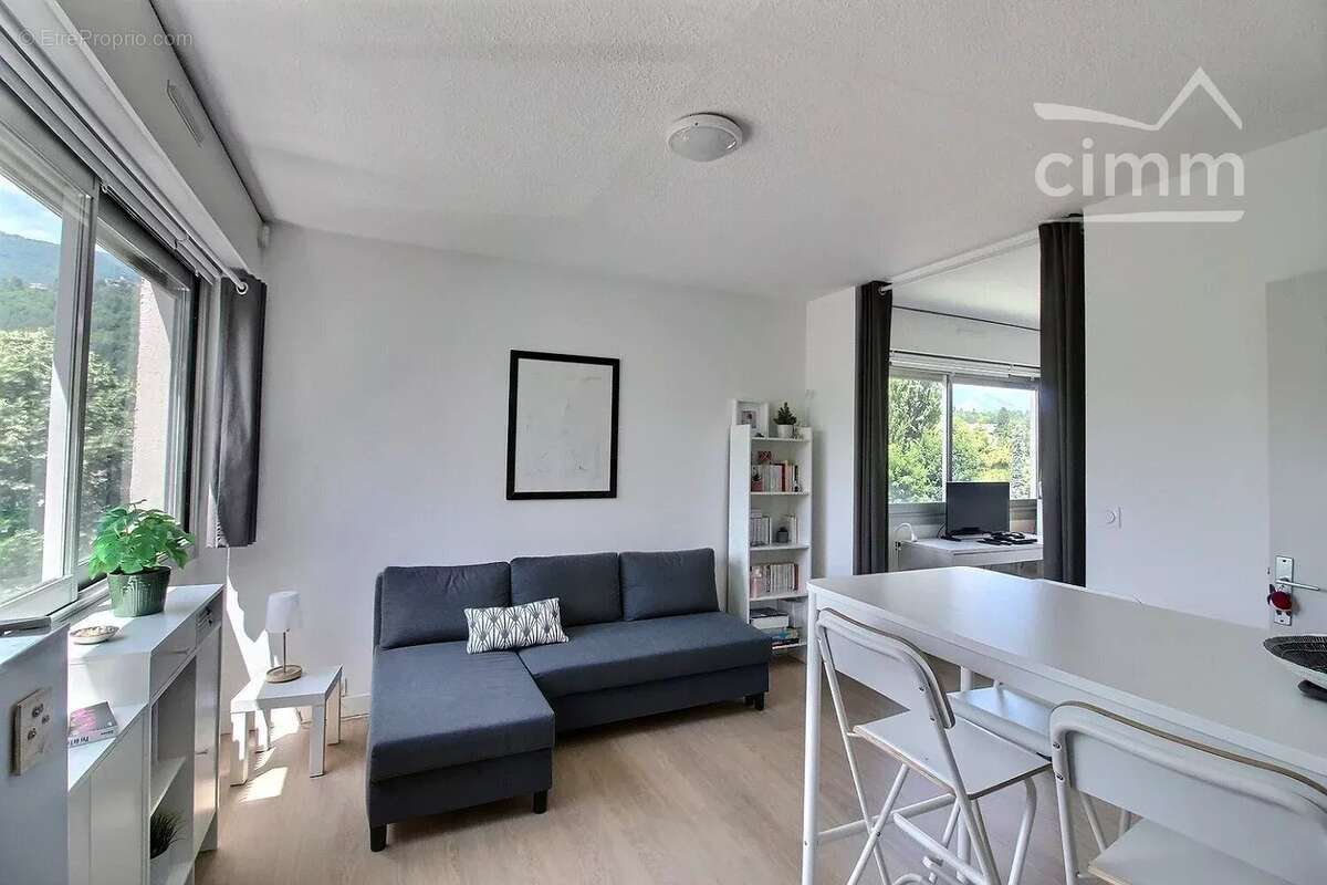 Appartement à MEYLAN