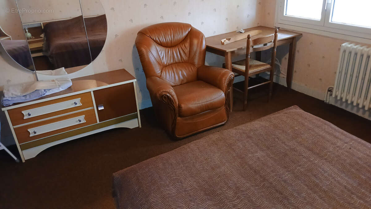 Maison à ANGLARDS-DE-SALERS