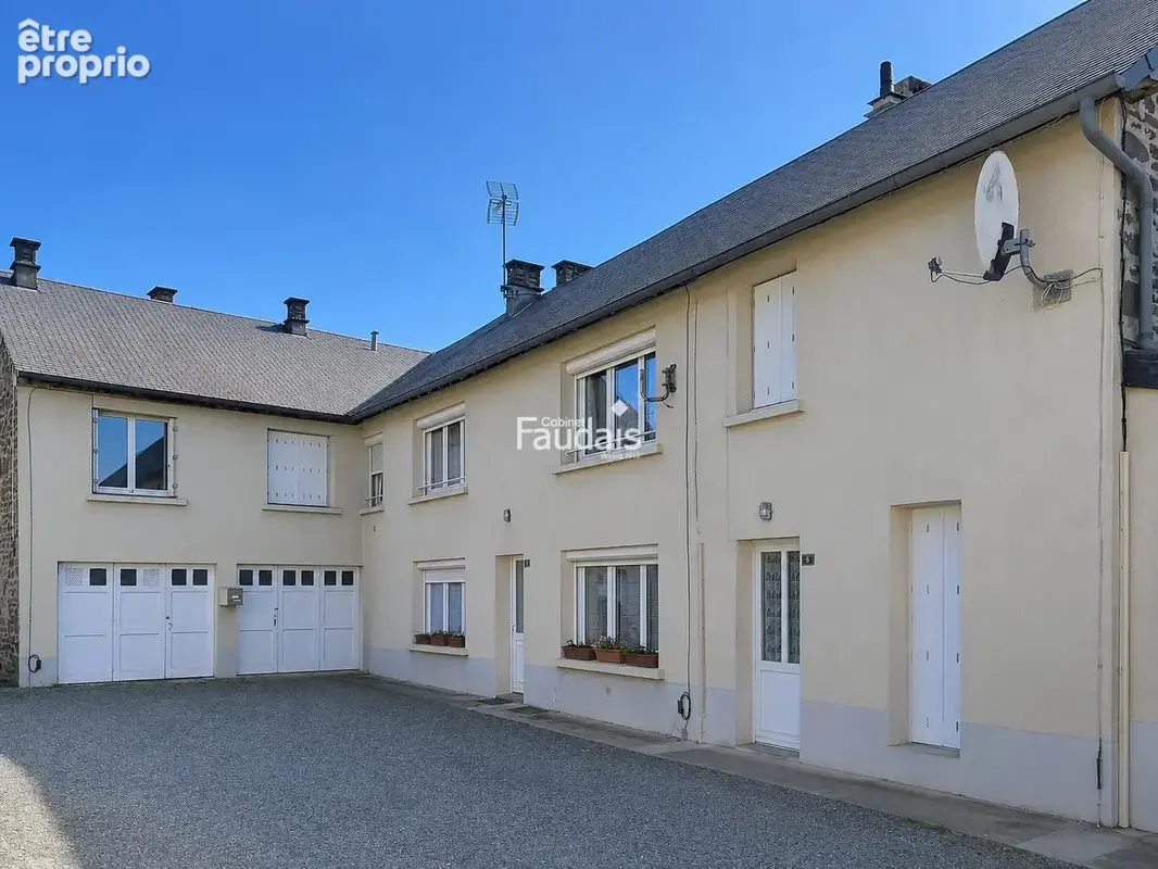 Facade est