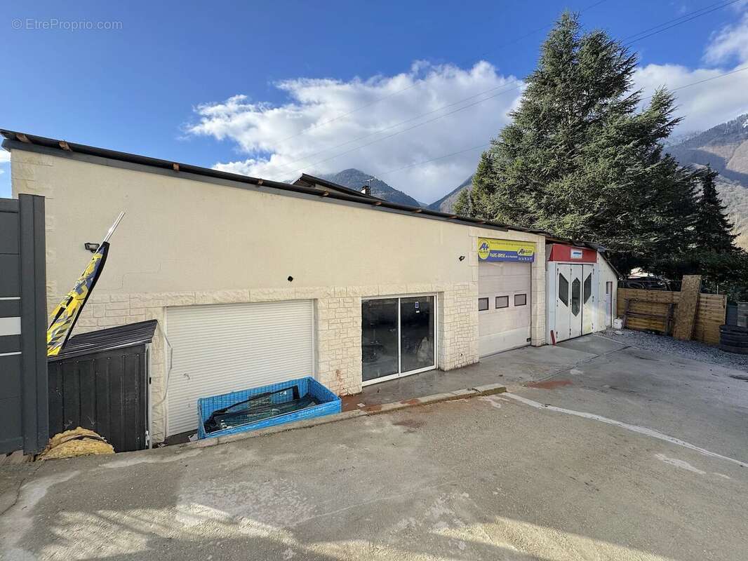 Local commercial avec partie bureau - photo 3