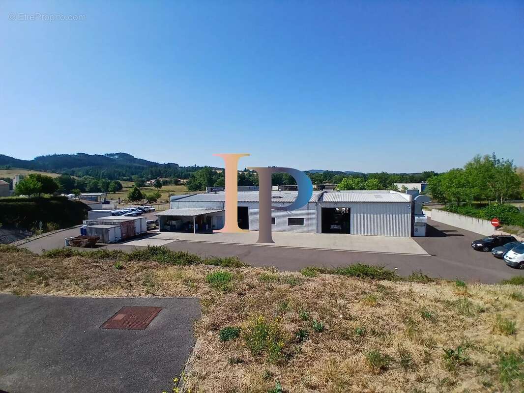 Local industriel et commercial - photo 2