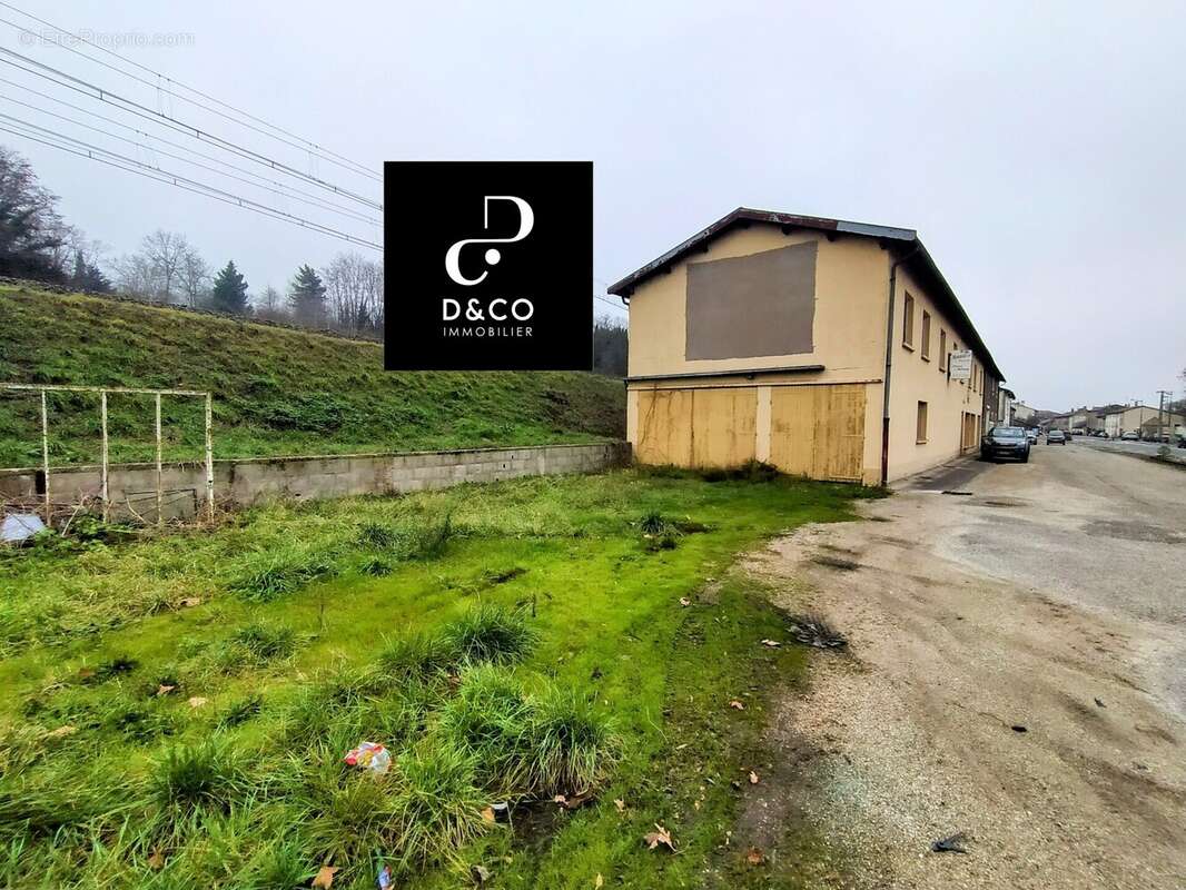 Commerce à SAINT-ALBAIN