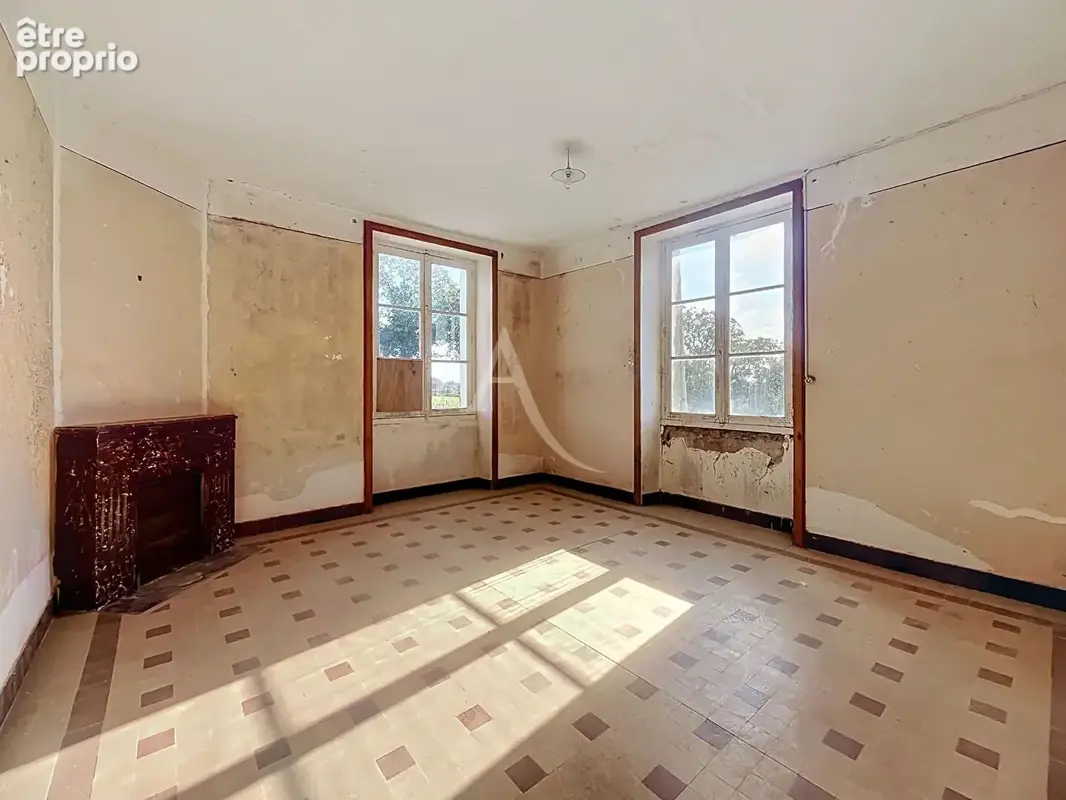 Propriété de caractère avec dépendance et 2,5 hectares ? Un beau potentiel à révéler ! - photo 5