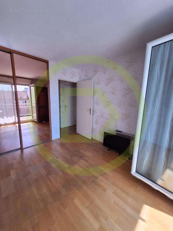 Appartement à BEAUCHAMP