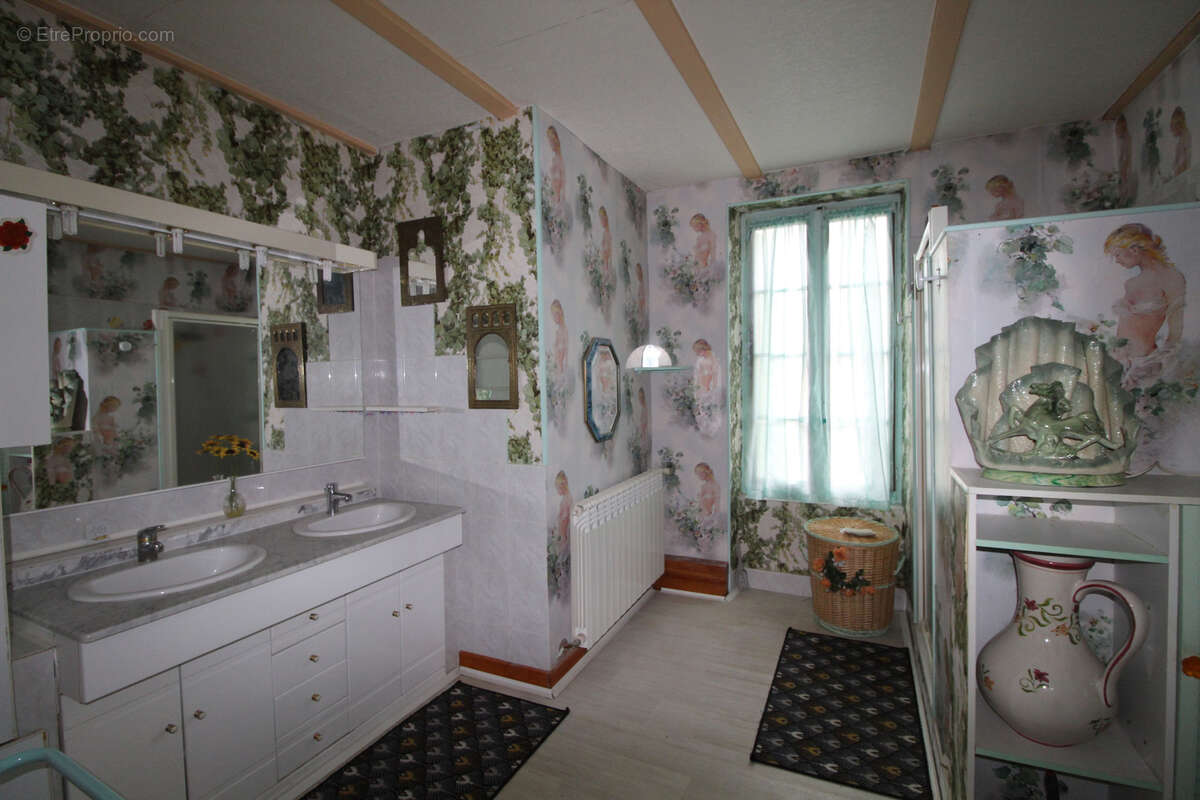 Maison à ROQUEFORT-SUR-SOULZON