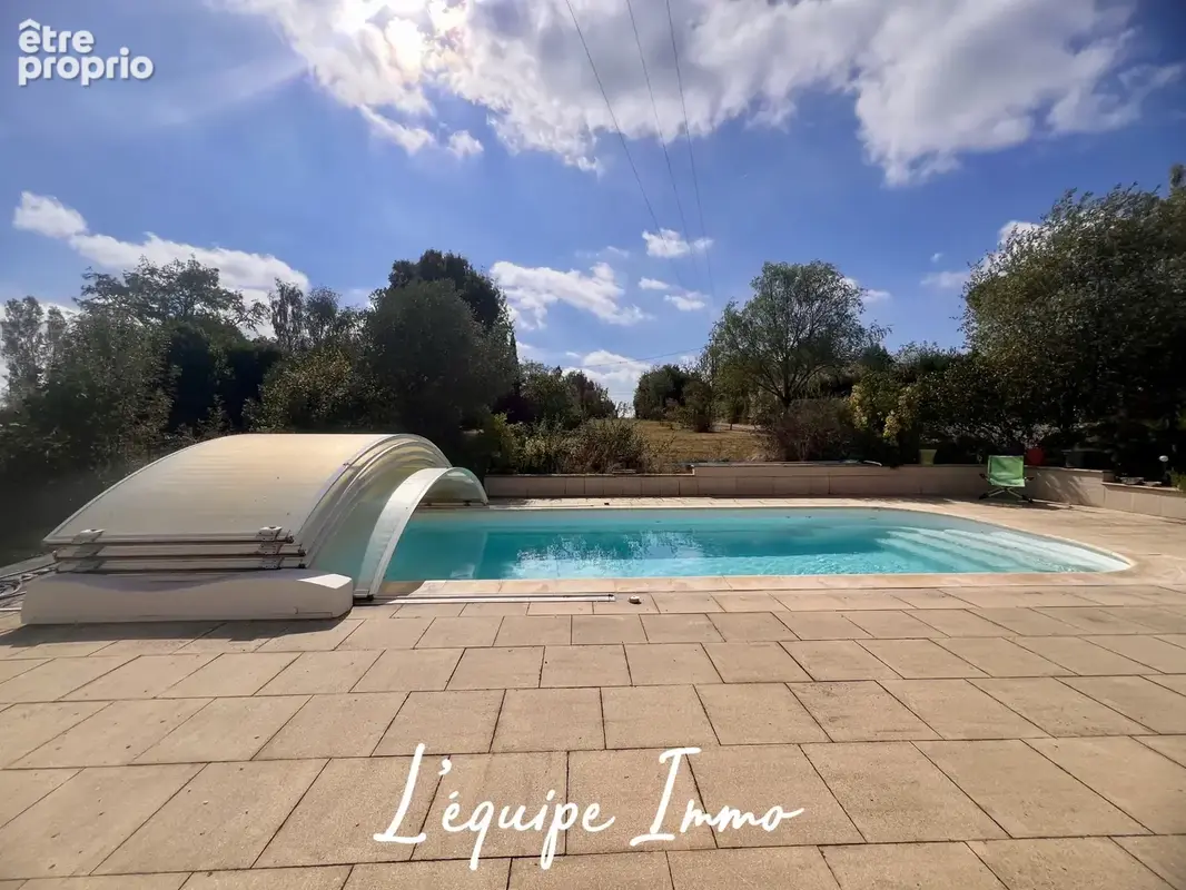 Maison familiale avec sous-sol total, piscine et terrain de 4000m2. - photo 4
