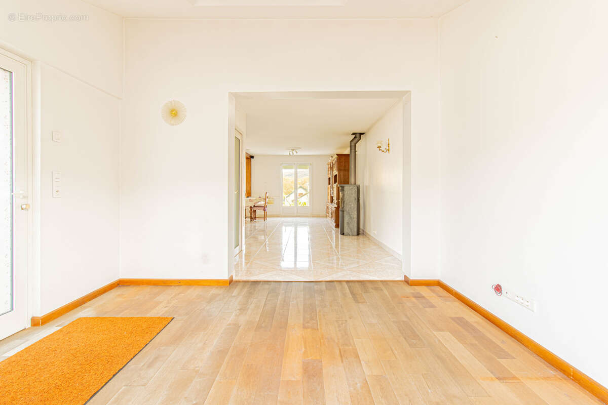 Maison à NOUZONVILLE