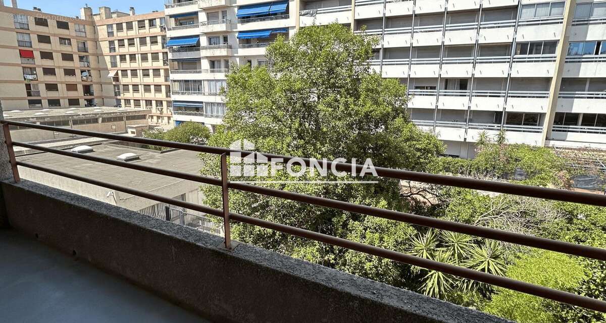 T3 traversant avec double terrasse et parking – Secteur Timone - photo 8