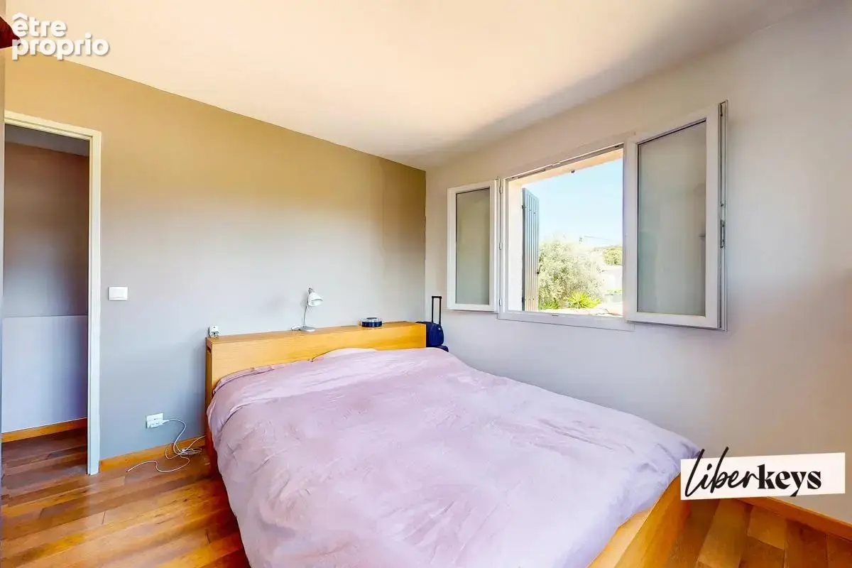 La Ciotat Maison d’exception 110 m² • Piscine • Terrasse plein soleil • 2 parkings + garage - photo 8