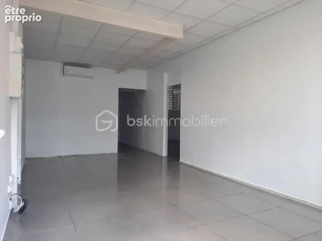 Les abymes – local professionnel de 58 m² - photo 6