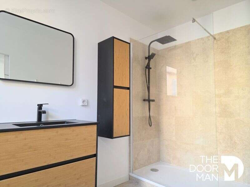 Appartement à SALERNES