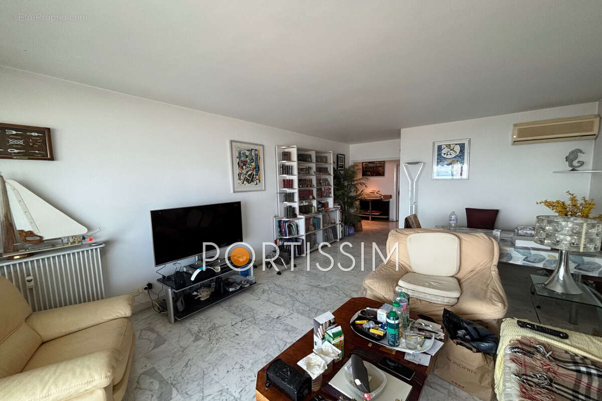 Appartement à SAINT-LAURENT-DU-VAR