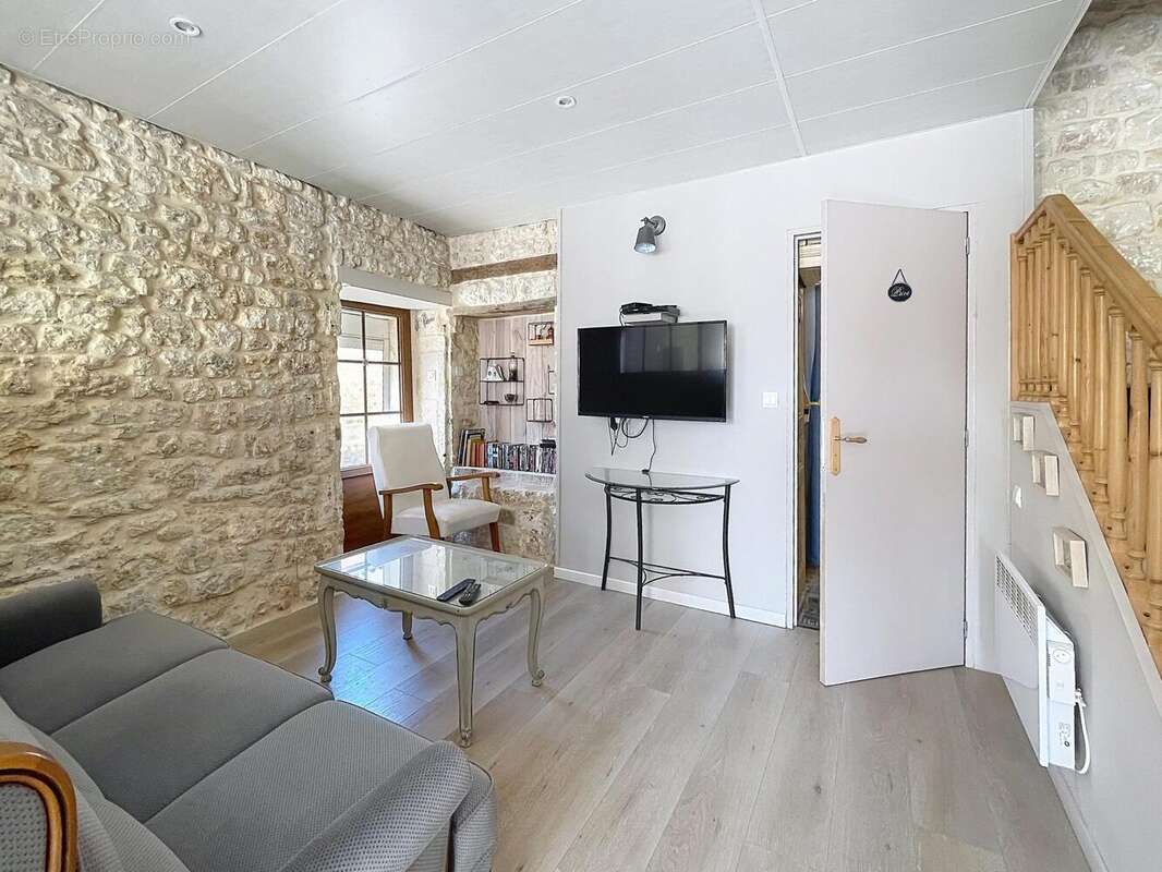Maison 175 m² à Vibrac  - photo 5