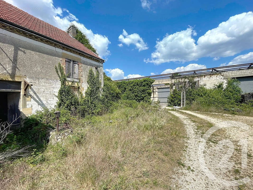 Maison à LES GRANDES-LOGES