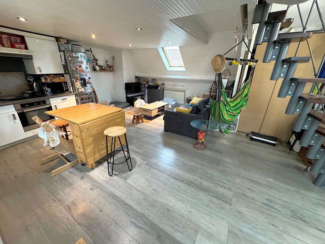 Appartement à LE PLESSIS-BELLEVILLE