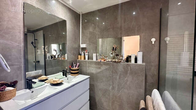 Appartement à BORMES-LES-MIMOSAS