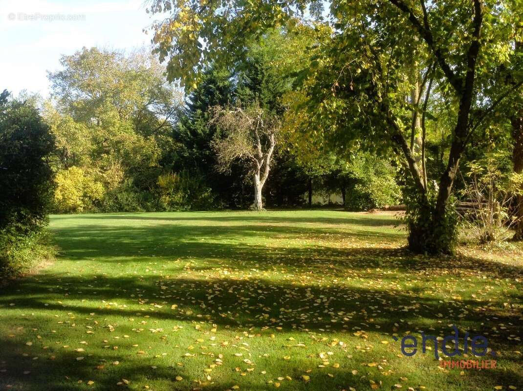 Maison à SAINT-REMY-SUR-CREUSE