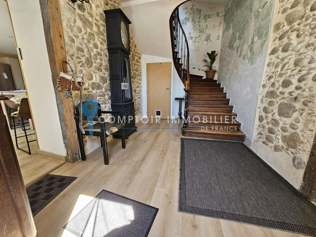 A vendre- Martres de rivière 31210 - Maison corps de ferme rénové T4 de 165 m2 avec dépendances - photo 3
