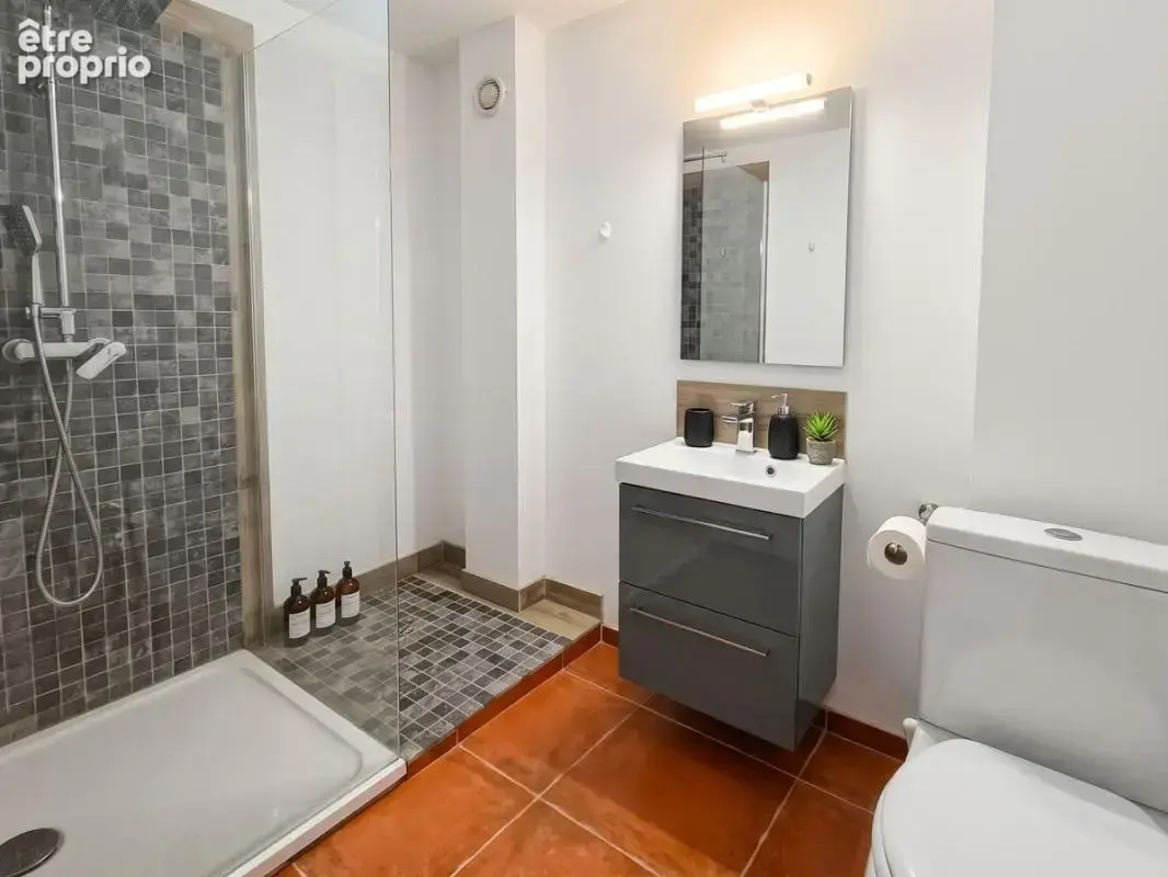 Maison T5 de 185m² avec terrasse, dépendance et charme de l'ancien - photo 13