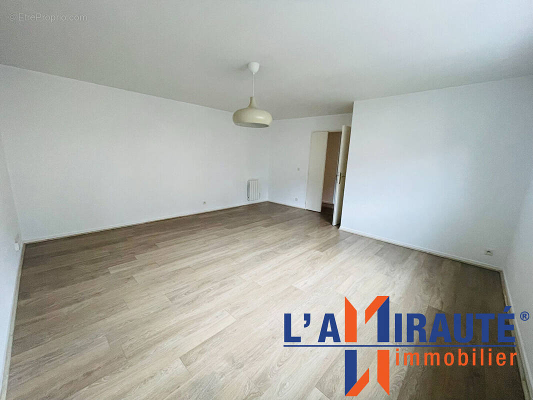 Appartement à SARTROUVILLE