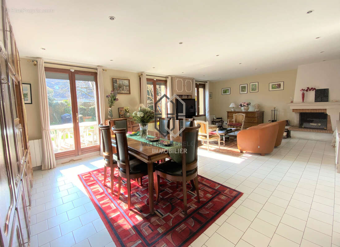 Maison à CHENNEVIERES-SUR-MARNE