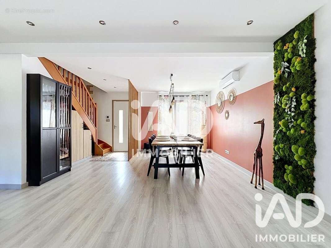 Maison 110 m² à Chevry-Cossigny  - photo 3