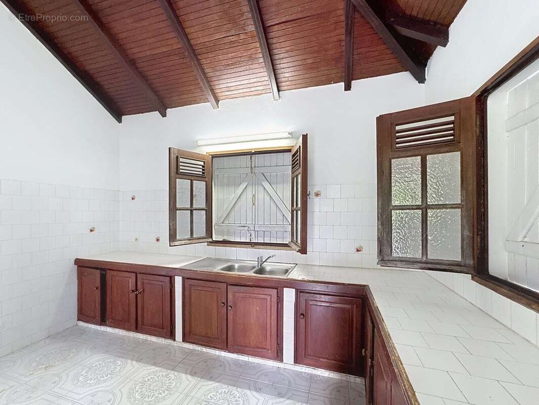 Maison à CAPESTERRE-BELLE-EAU