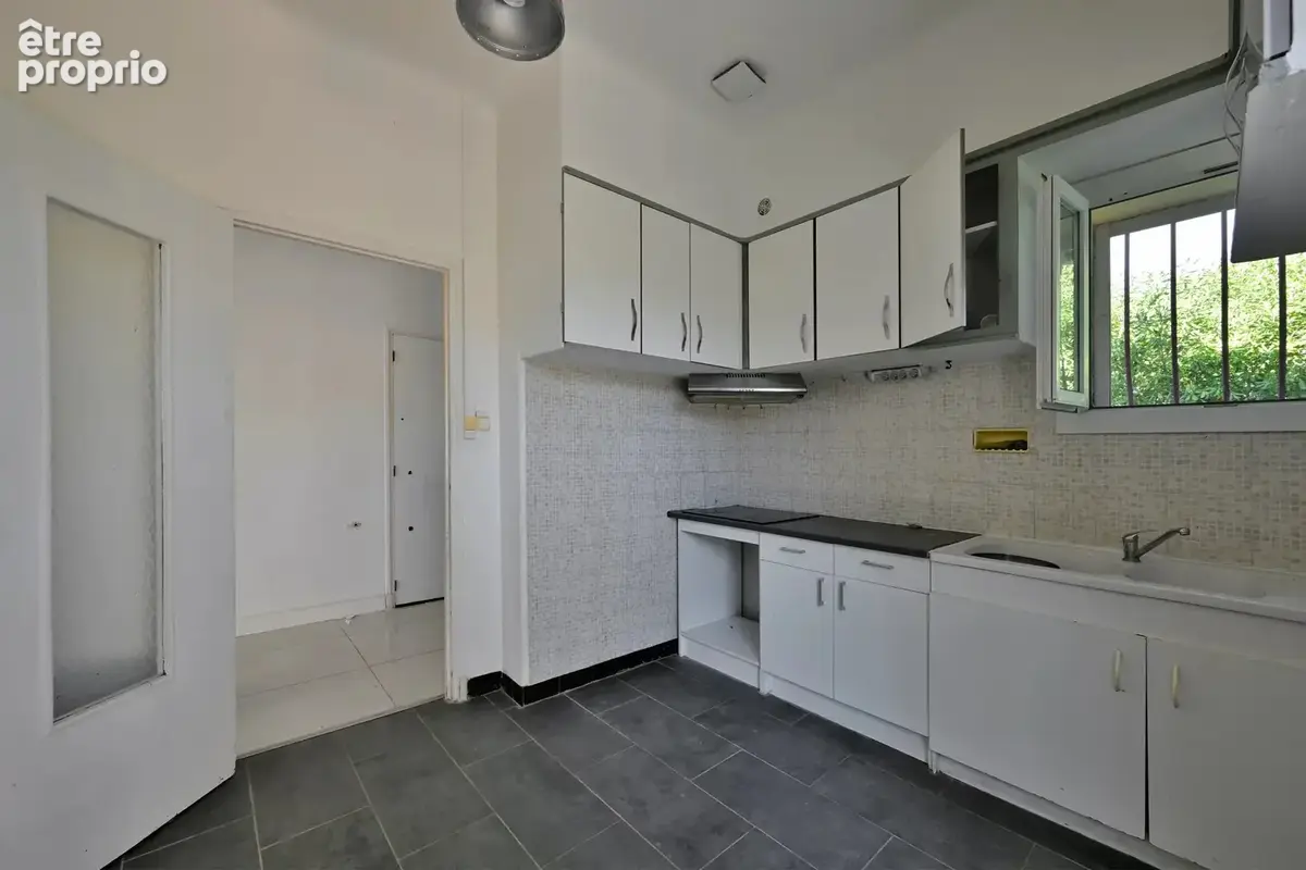 Maison de plain-pied 80 m² avec jardin et garage – Quartier prisé des Alyscamps! - photo 9