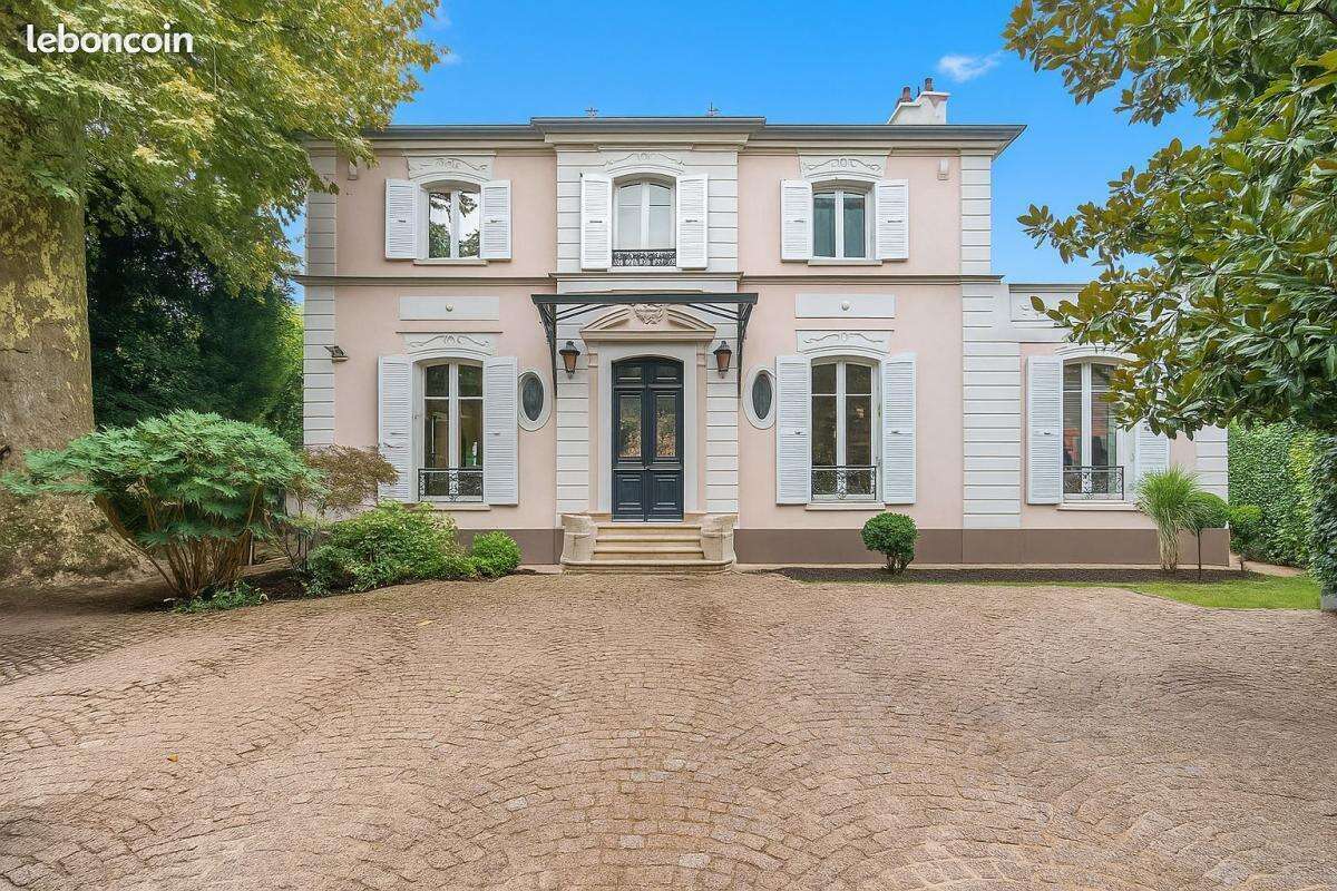 Maison à SAINT-MAUR-DES-FOSSES