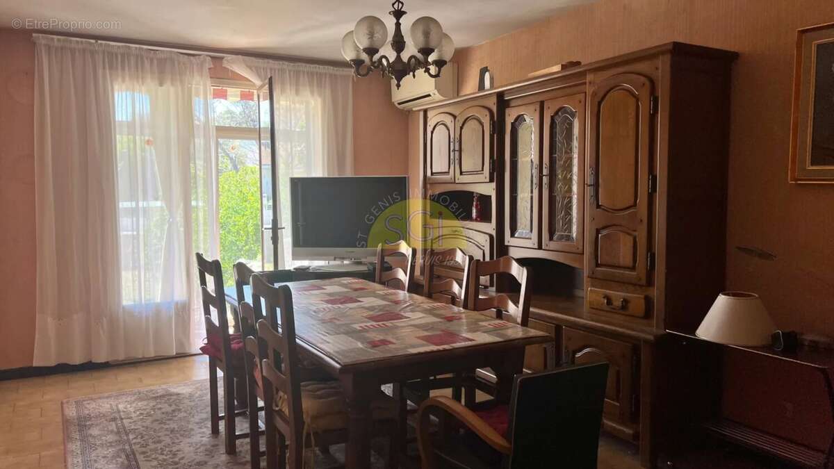 Maison à SAINT-GENIS-DES-FONTAINES