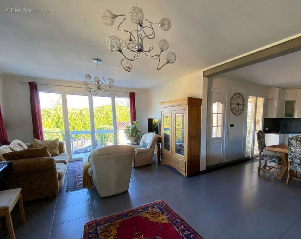 maison-8-mercues-186-1718371-1920w (2) - Maison à ARCAMBAL