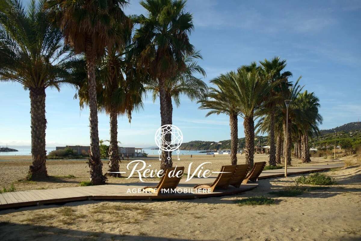 Appartement à BORMES-LES-MIMOSAS