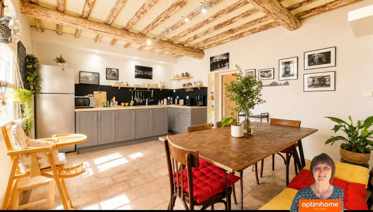 A vendre Aigues-Mortes (Gard)  - Maison intra-muros 4 chambres avec sanitaires privatifs avec patio - photo 4