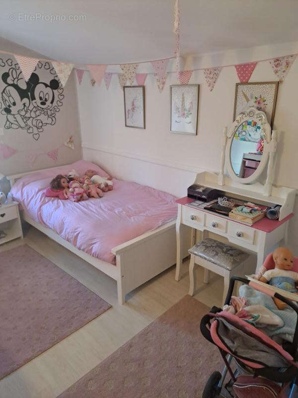 Maison à MONTELEGER