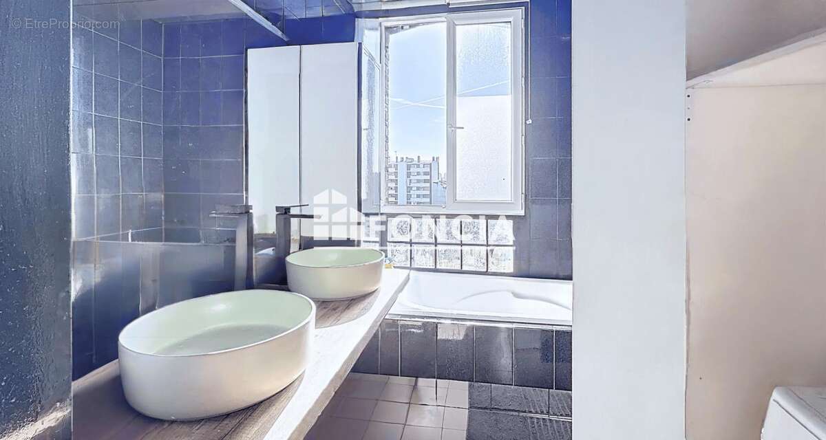 Romainville – appartement familial 5 pièces – double séjour – 3 chambres - charme de l'ancien – métro ligne 11 à 3 minutes – exc - photo 9